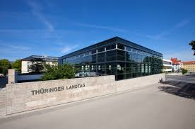 Landtag Thüringen
© https://www.google.de/imgres?imgurl=http%3A%2F%2Fwww.thueringer-landtag.de%2Fmam%2Flandtag%2Faktuell%2F_mg_0459.jpg&imgrefurl=http%3A%2F%2Fwww.thueringer-landtag.de%2Flandtag%2Faktuelles%2Fplenum%2F&docid=6UNaypzctuWYsM&tbnid=EPperBY-Nrlv0M%3A&vet=10ahUKE
