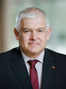 Faerber Hermann Gross
© https://www.bundestag.de/abgeordnete/biografien/F/faerber_hermann-857322